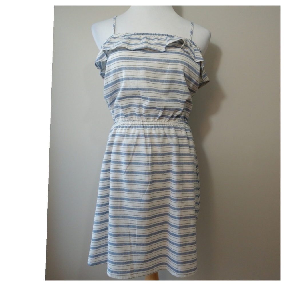 Striped Ruffled Dress - Picture 3 of 8